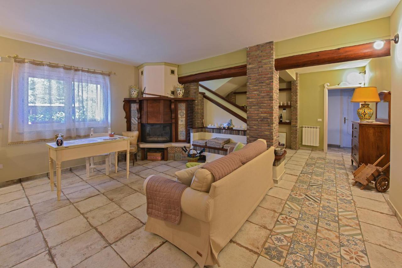 Etna Casa Del Sole Bed & Breakfast Nicolosi Luaran gambar